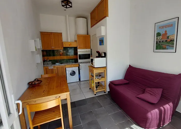 Chez Leslie Et Vincent : Logements Climatises Avec Parking Privatif
