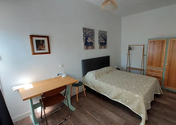 Chez Leslie Et Vincent : Logements Climatises Avec Parking Privatif